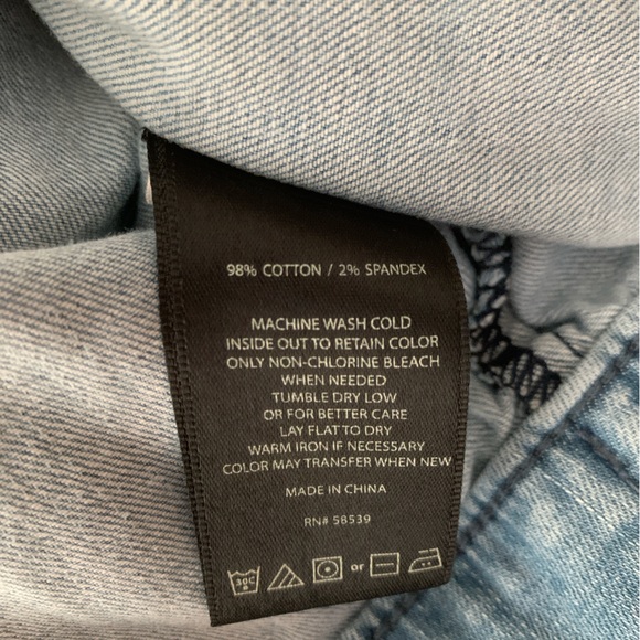 Kut from the Kloth Women’s Distressed Classic Denim Jacket Light Wash Size Small - Picture 7 of 15